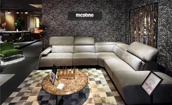 final showroom background